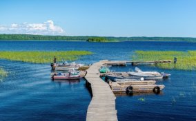 пирс в заливе Ууксунлахти